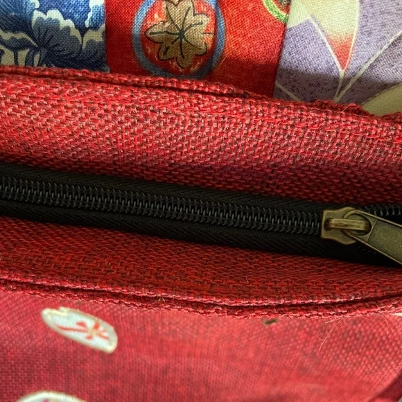 PRICE DROP! NWT Boho canvas shoulder bag with floral appliqués - Picture 13 of 16